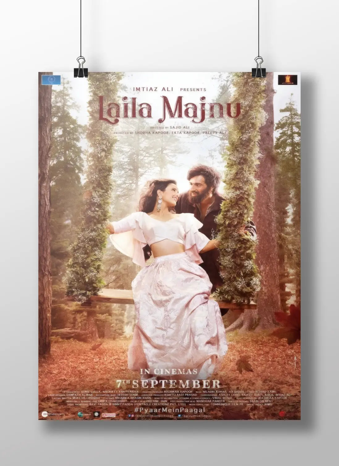 Laila Majnu Poster – Romantic Bollywood Love Story Wall Art | Imtiaz Ali Film Print | #PyaarMeinPaagal Design