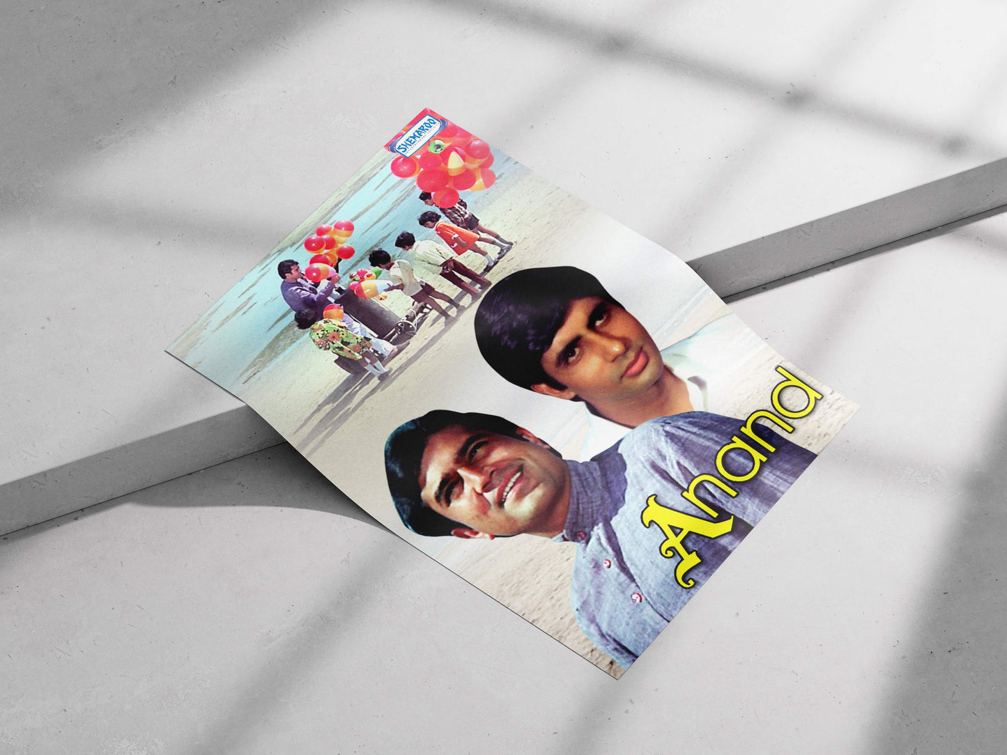 Dharmendra, Rajesh Khanna, children, vendor Bollywood film poster for "Anand" Bollywood Anand Film Poster