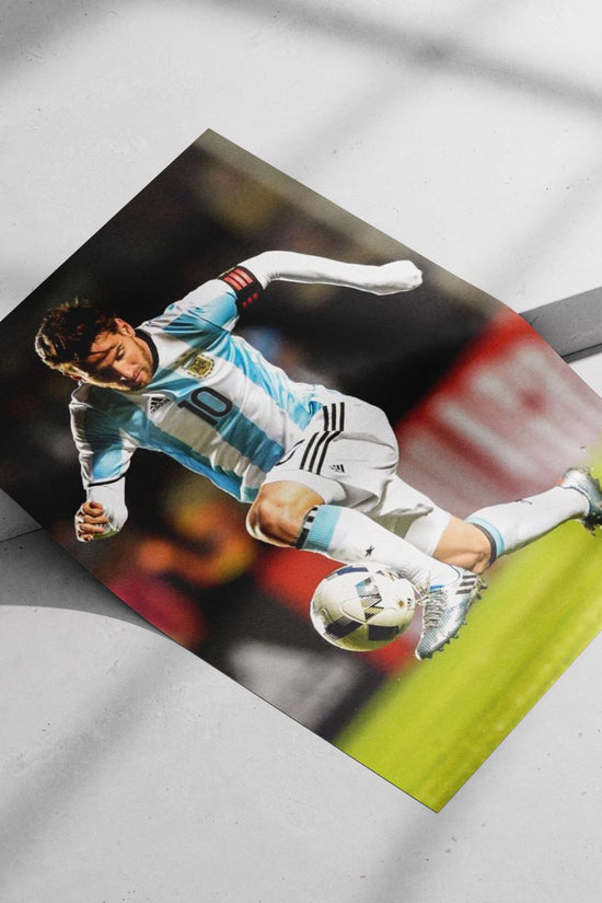 Lionel Messi Main Subject: Lionel Messi Matte poster print — Sports wall art India | PosterBoizz