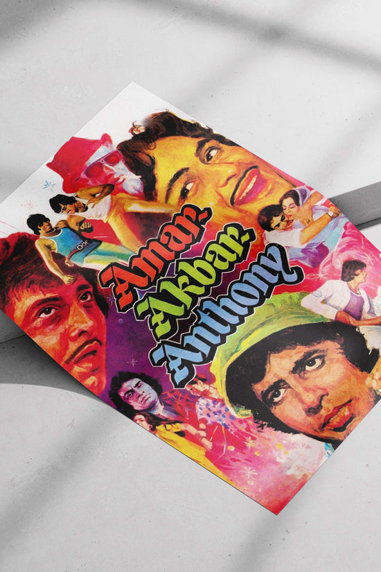 Amar (Rishi Kapoor), Akbar (Amitabh Bachchan), Anthony (Amitabh Bachchan), Rishi Kapoor, Amitabh Bachchan Amar Akbar