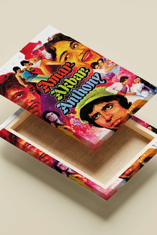Amar (Rishi Kapoor), Akbar (Amitabh Bachchan), Anthony (Amitabh Bachchan), Rishi Kapoor, Amitabh Bachchan Amar Akbar
