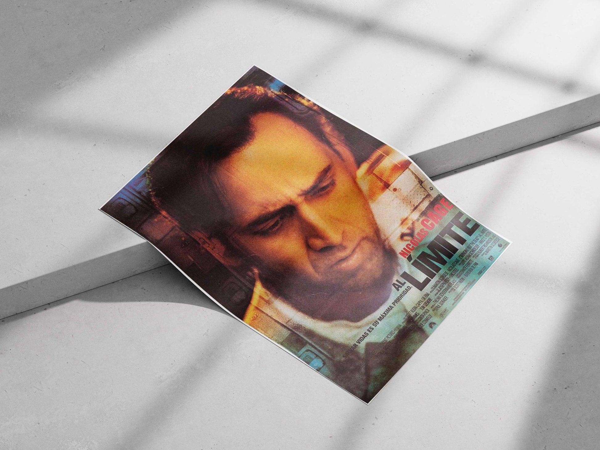 Nicolas Cage in the film "Al Límite" Al Límite - Iconic Nicolas Cage Poster