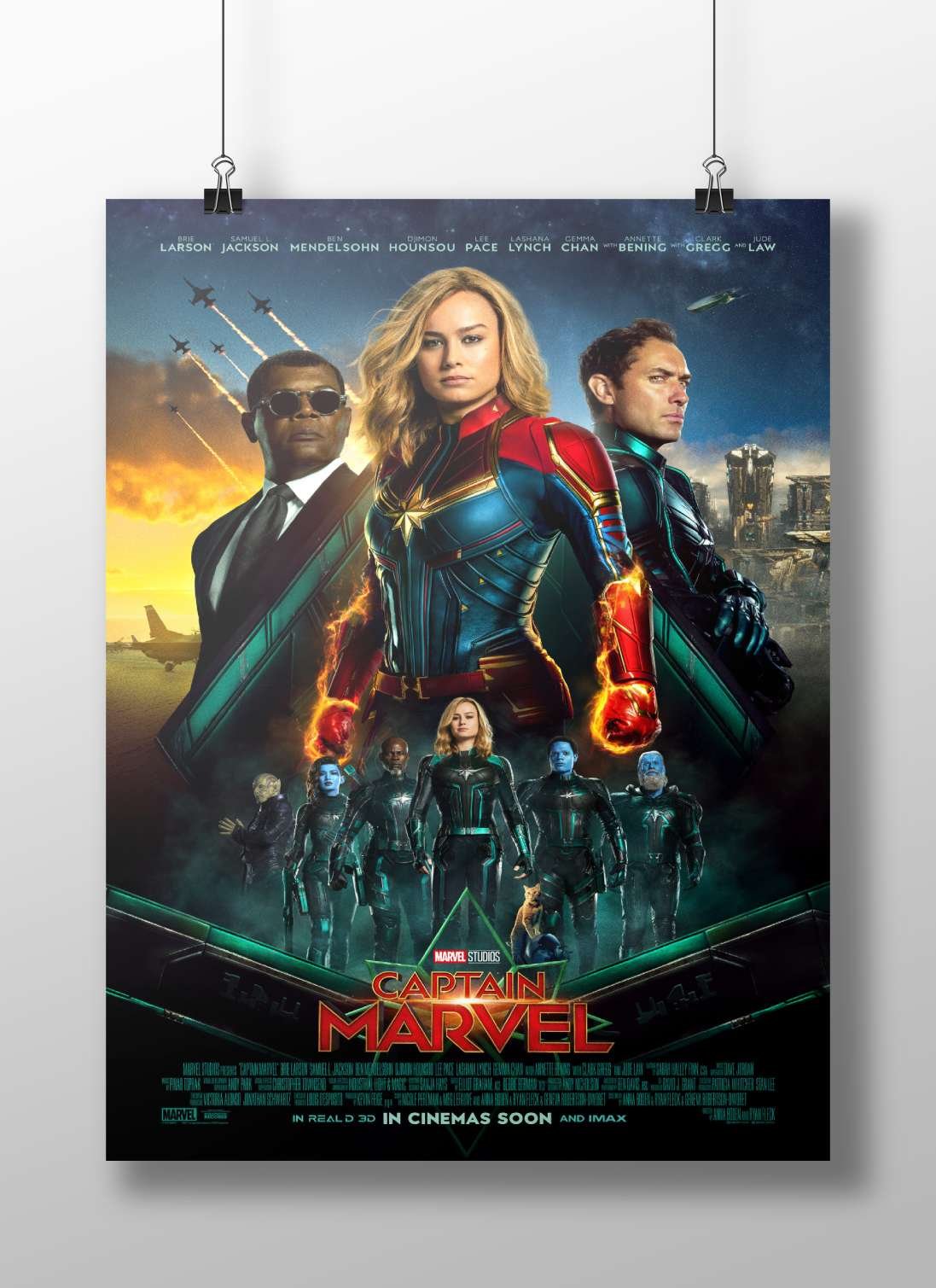 Captain Marvel (the 2019 Marvel Cinematic Universe film) Captain Marvel - Majestic Heroine Poster