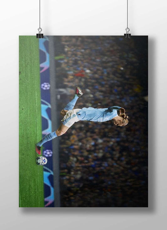 Erling Haaland (Manchester City FC, UEFA Champions League match) Main Subject: Erling Haaland (Manchester City FC, UEFA