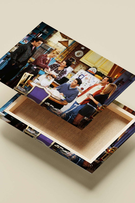 The ensemble cast of the sitcom "Friends" (Ross, Rachel, Monica, Chandler, Joey, Phoebe) Main Subject: The ensemble cast of