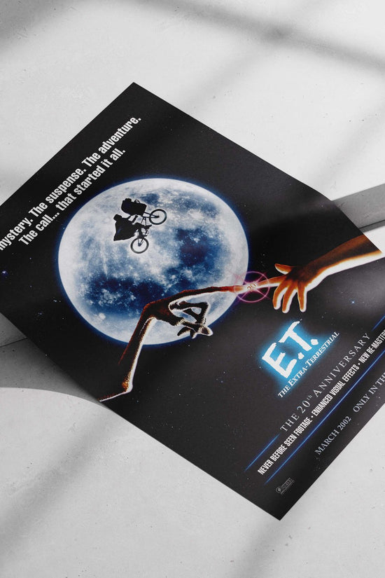 E.T. the Extra-Terrestrial E.T. - Alien Friendship Poster