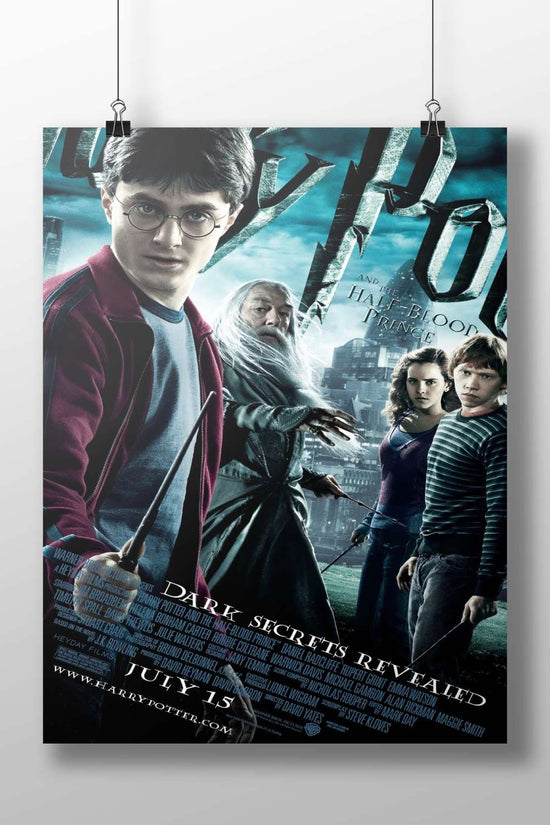 Harry Potter (Daniel Radcliffe), Albus Dumbledore (Michael Gambon), Hermione Granger (Emma Watson), and Ron Weasley (Rupert